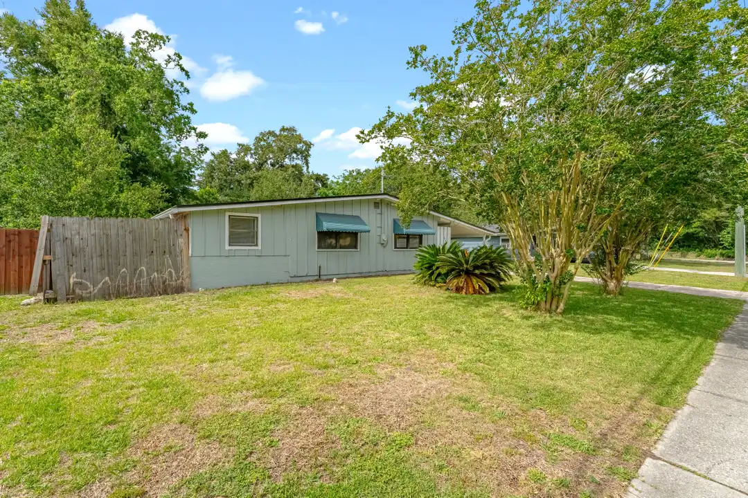 6766 Londonbridge Ln - View 2