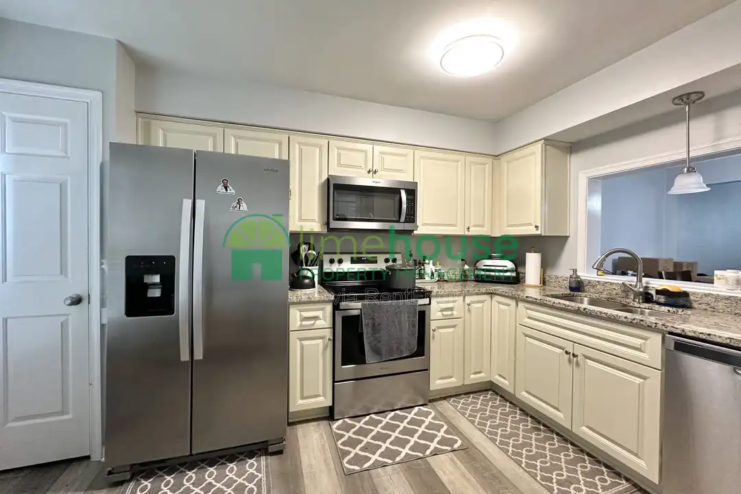 Apartment in Virginia Beach - View 3