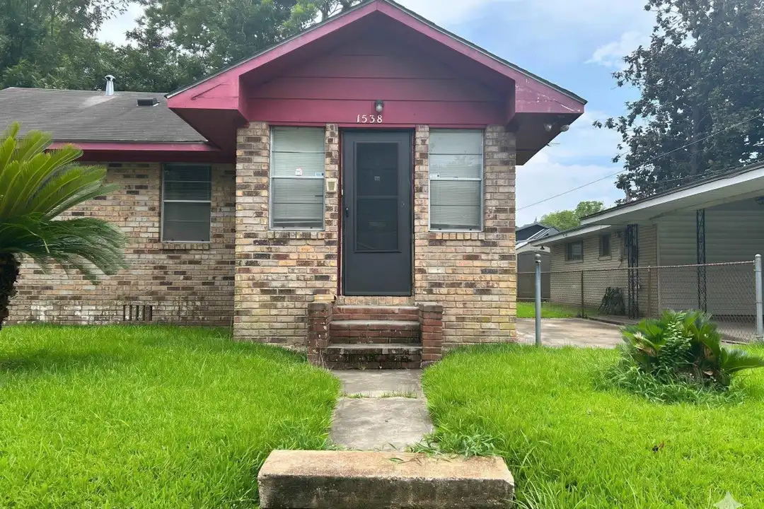 1538 Fig St – photo 1