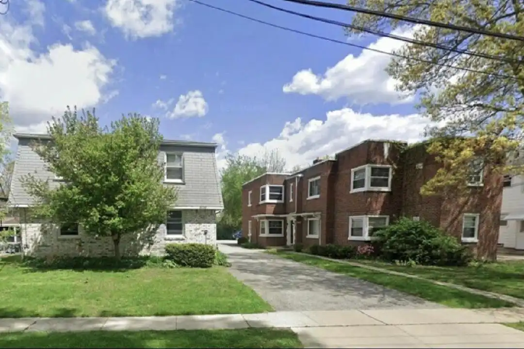 5714 Phillips Ave unit 2 – photo 1 of 5