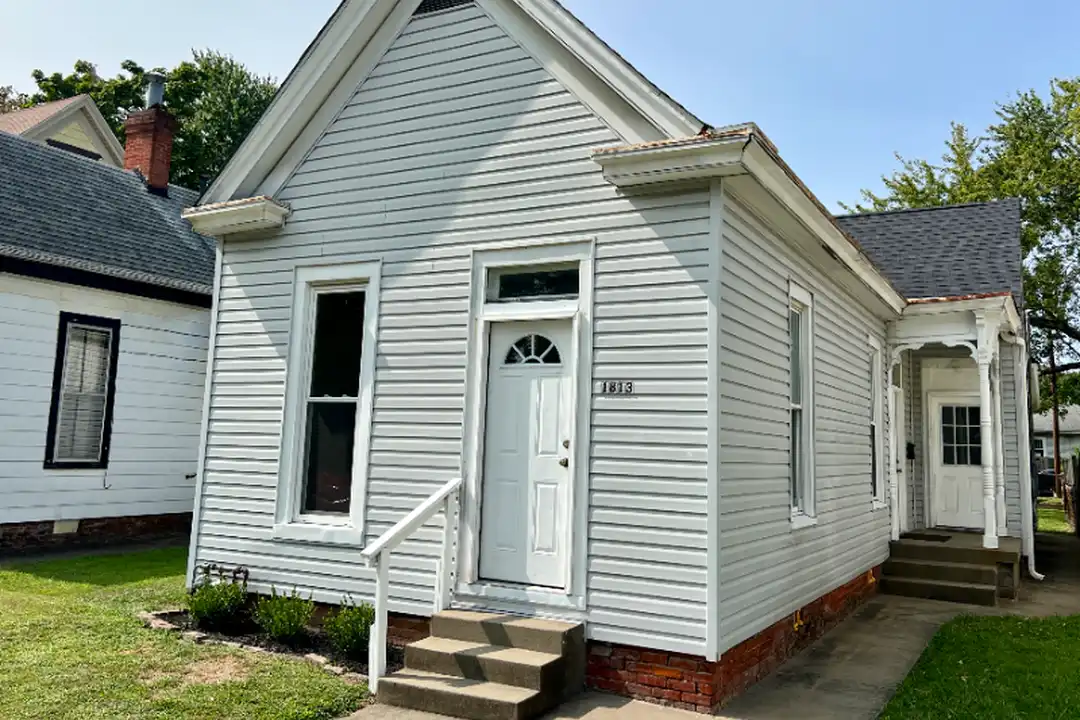 1813 E Elm St – photo 1