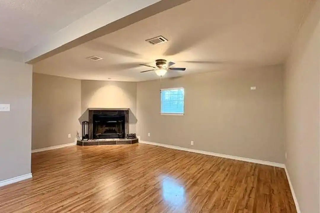 2104 2nd Ave - View 4