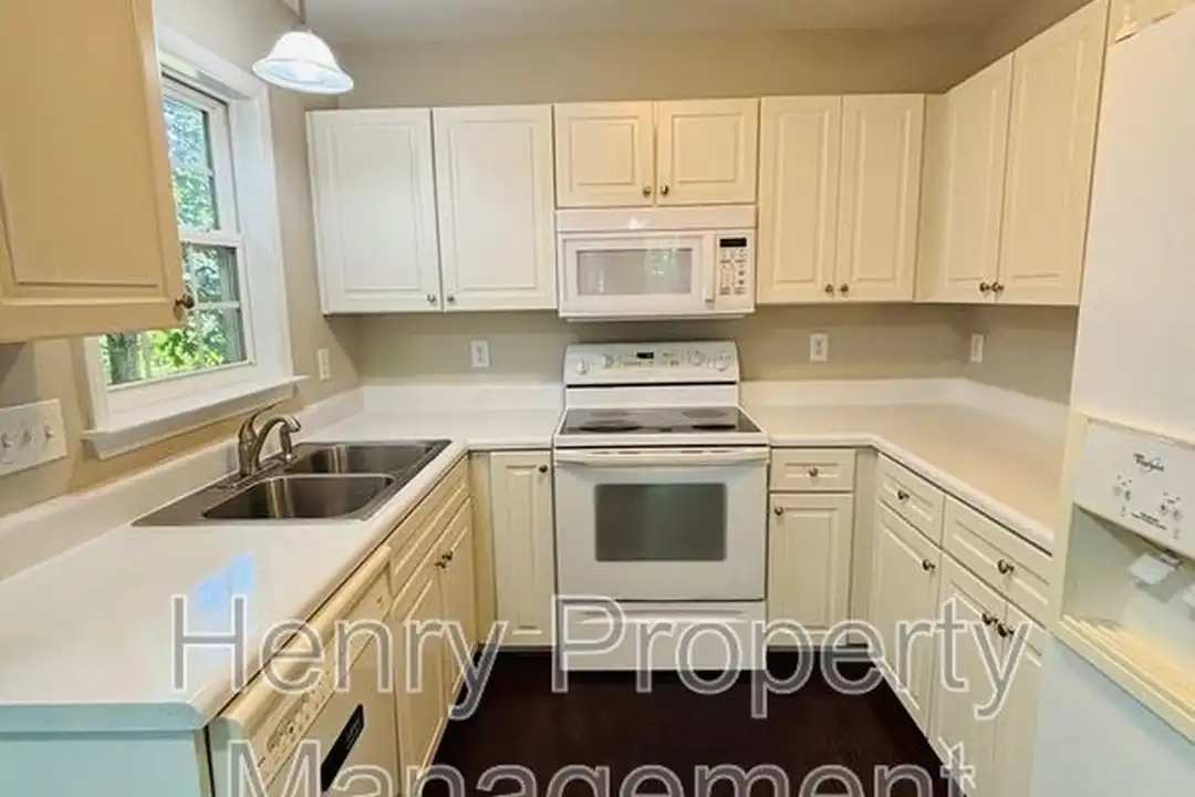 104 Back Woods Cir - View 5