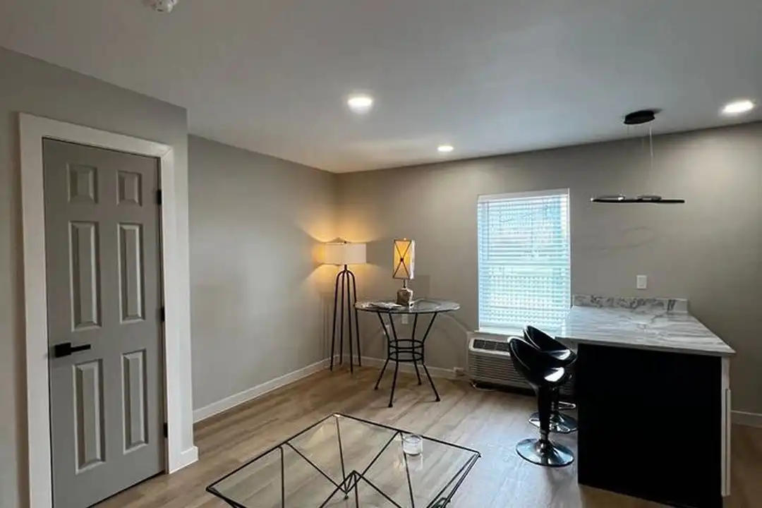 1030 Poplar Ave unit 1 – pohled 3