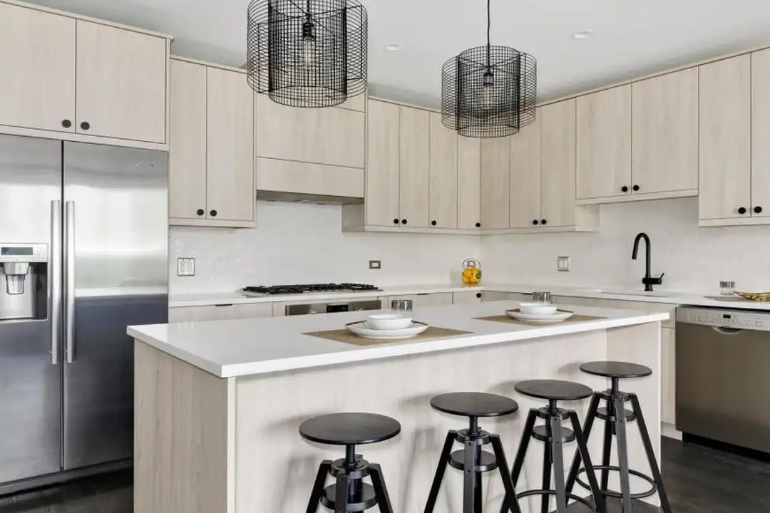Apartment in Chicago, West Ridge - View 5