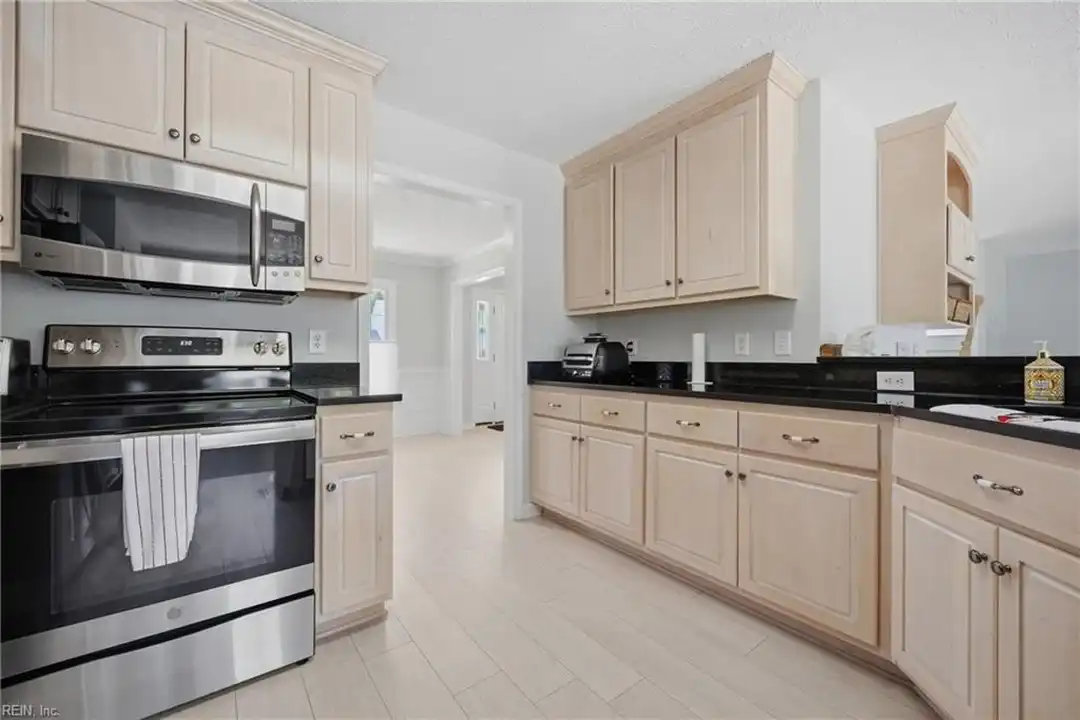 103 Jessica Dr - More