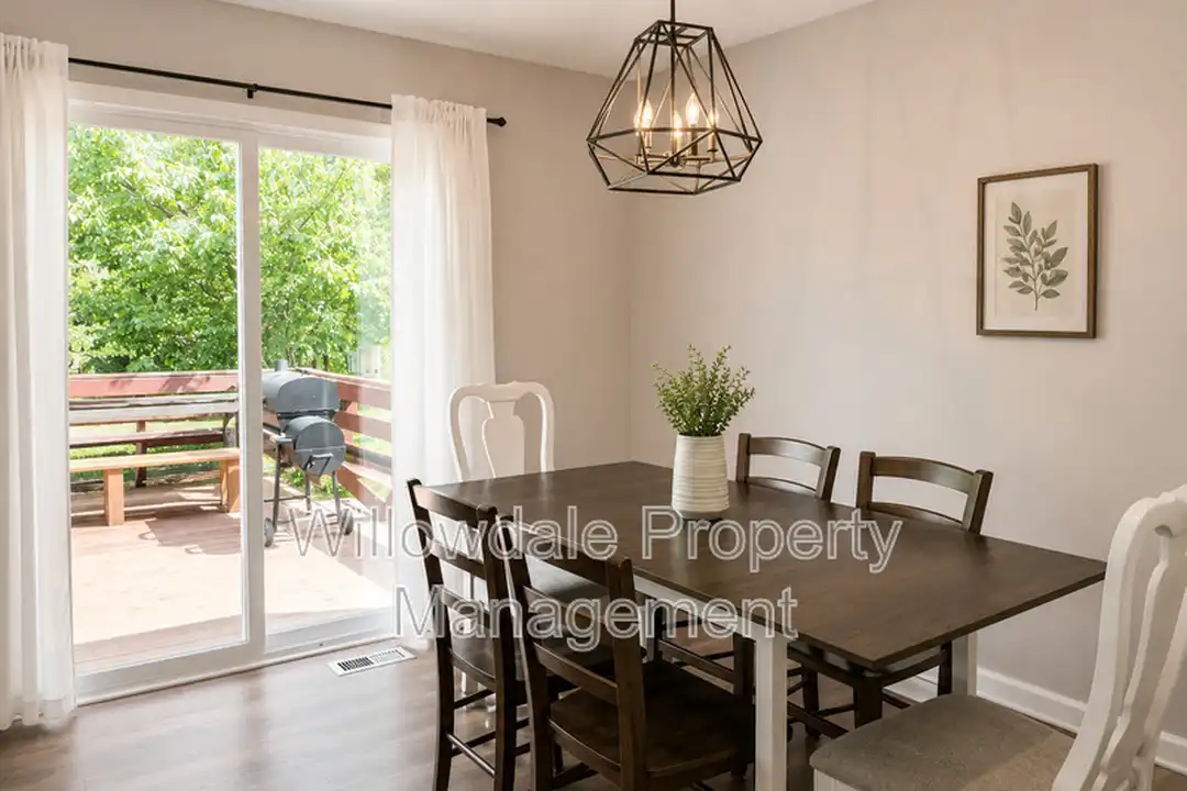 2140 Mariner Cir - View 4