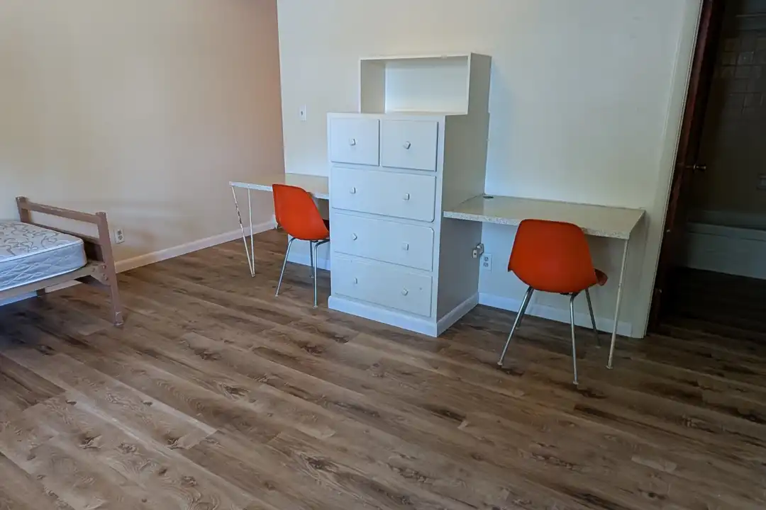316 E College St unit # 17 – photo 1 of 5