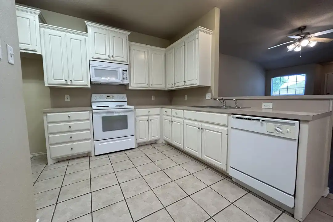 511 N Clinton Ave #A - View 5
