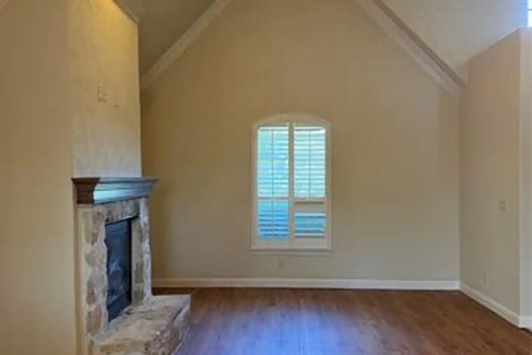 809 S Alamo Rd - View 3