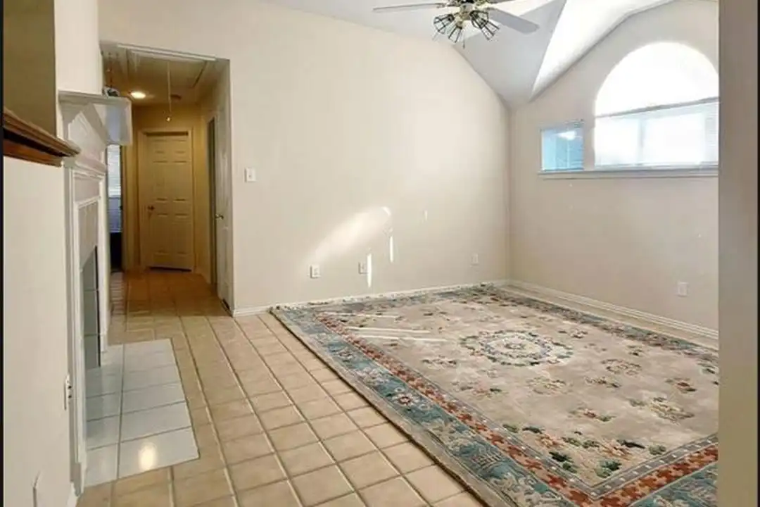 6401 Dakota Dr - View 6