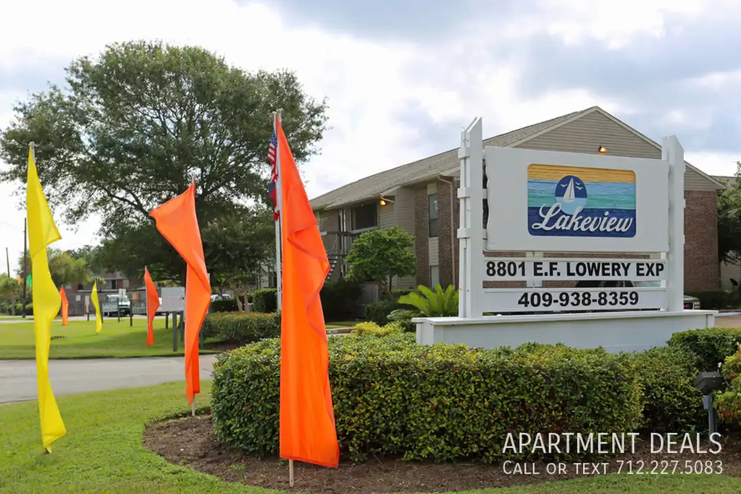8807 Emmett F Lowry Expy - View 4