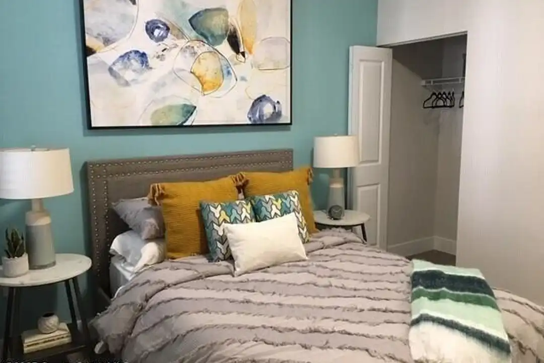 2760 Bosque Cir #307 - More