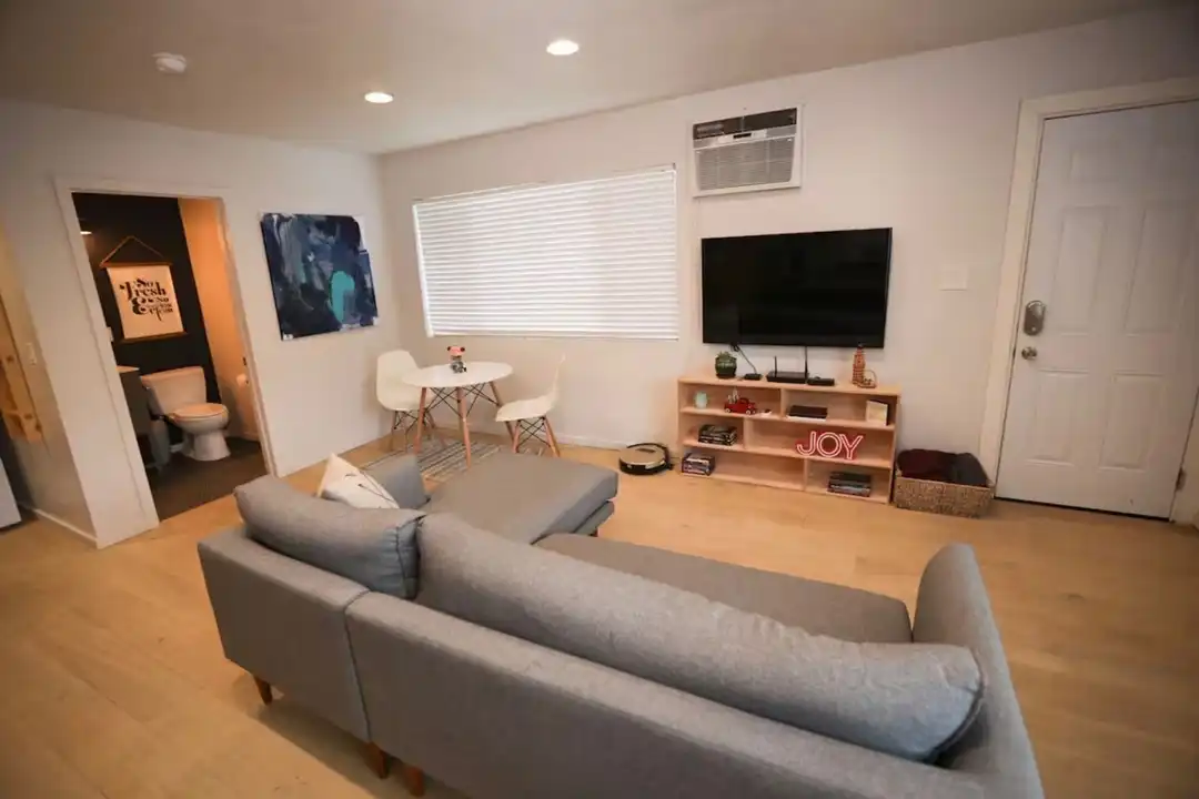 1730 Asbury Dr - View 4