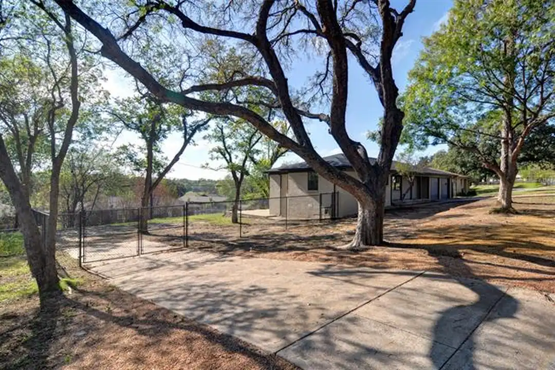 House in Fort Worth - View 2
