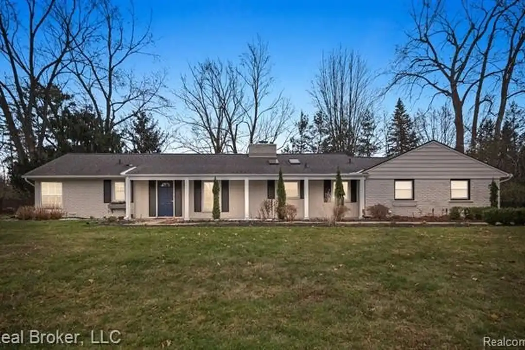 1909 Marie Cir – photo 1 of 22