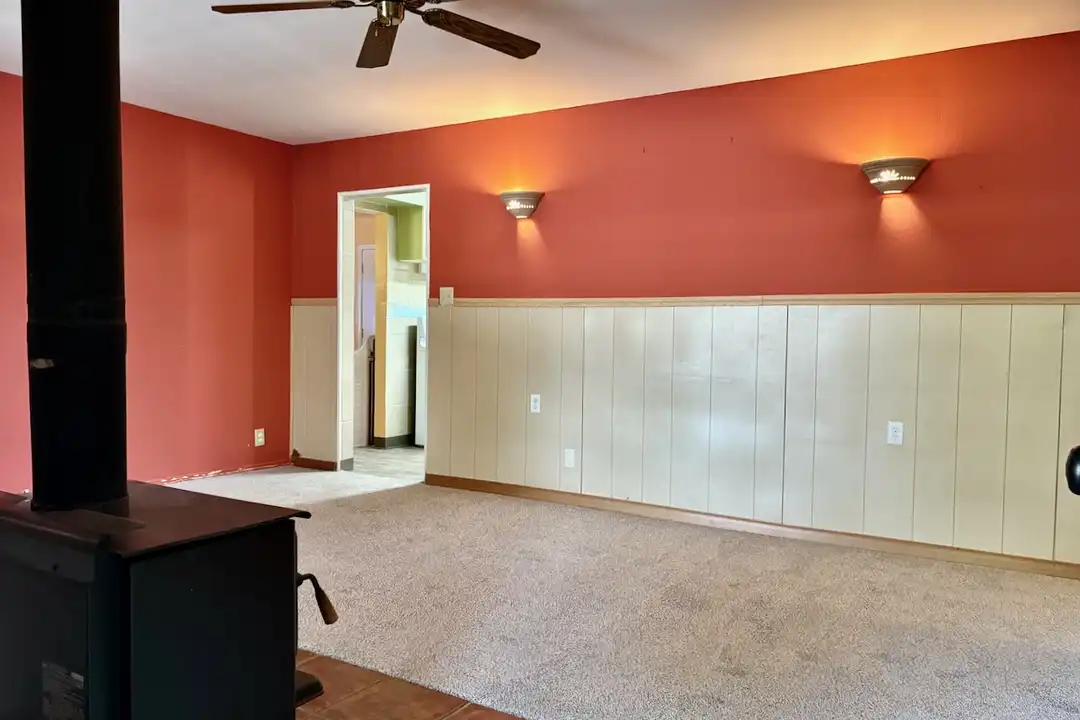 1721 Utah St NE - View 6