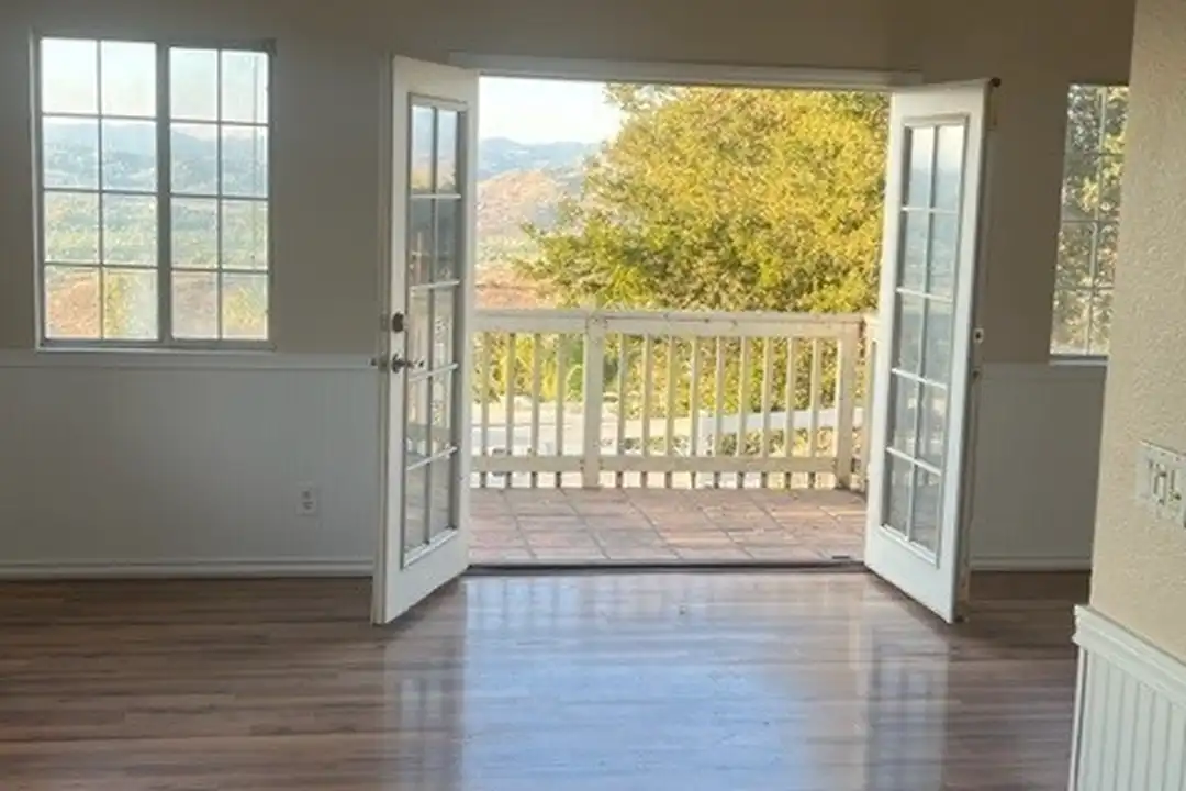 31928 Wrightwood Rd – photo 1 of 25
