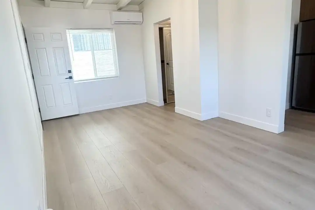 830 Raleigh St unit B - View 3