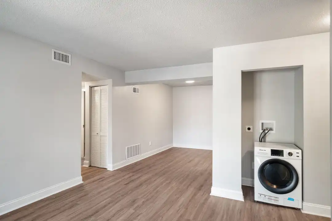 423 Maple Blvd unit 423 - 2W - More