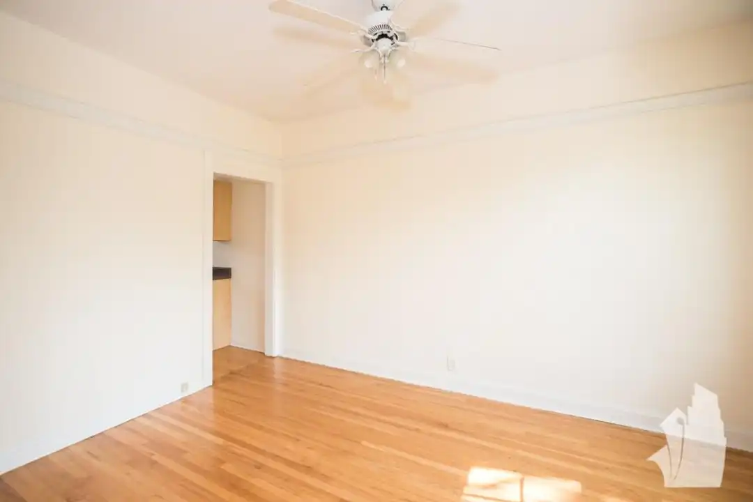 5115 N Winchester Ave unit 1 - View 4
