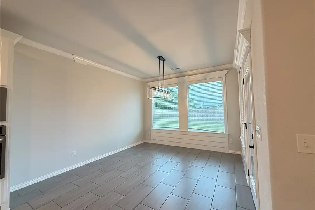 805 Carlock Dr - More