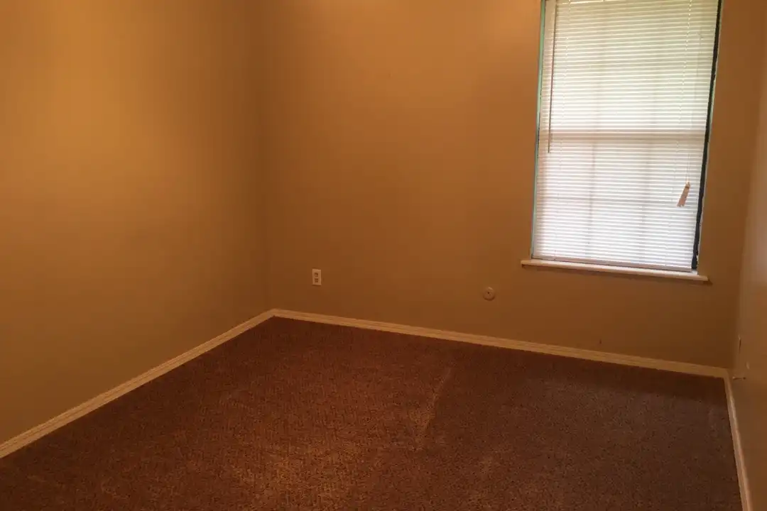 Apartment in Fayetteville - View 2