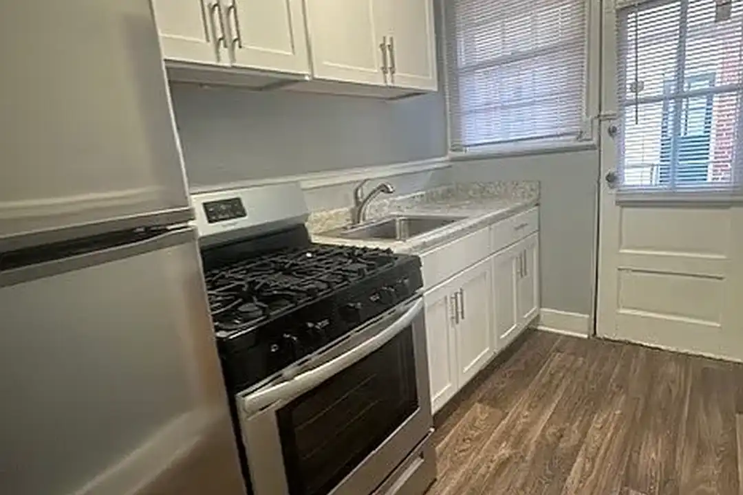South Arthur Apartments – photo 1