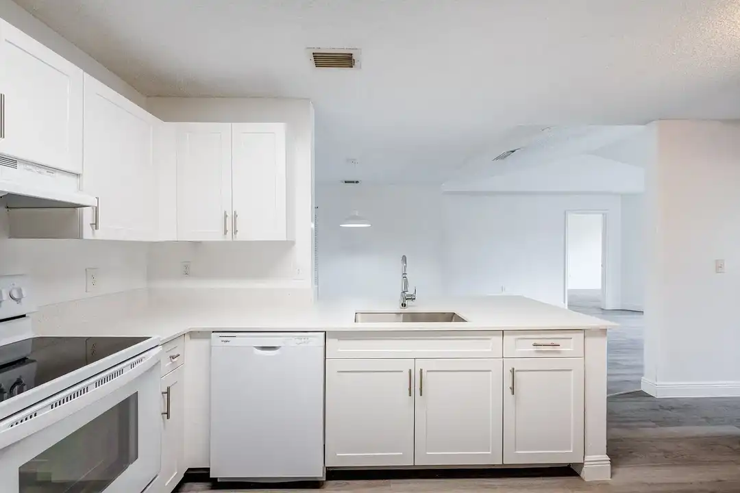 Apartment in Sunrise - View 3