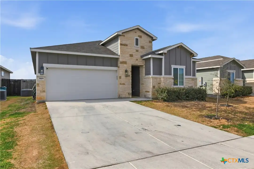 House in Seguin - View 2