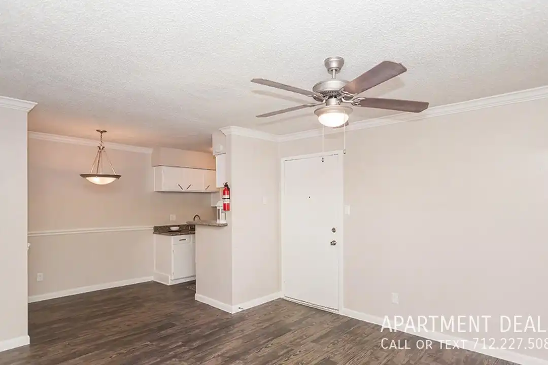 Apartment in Houston, Harris - View 3