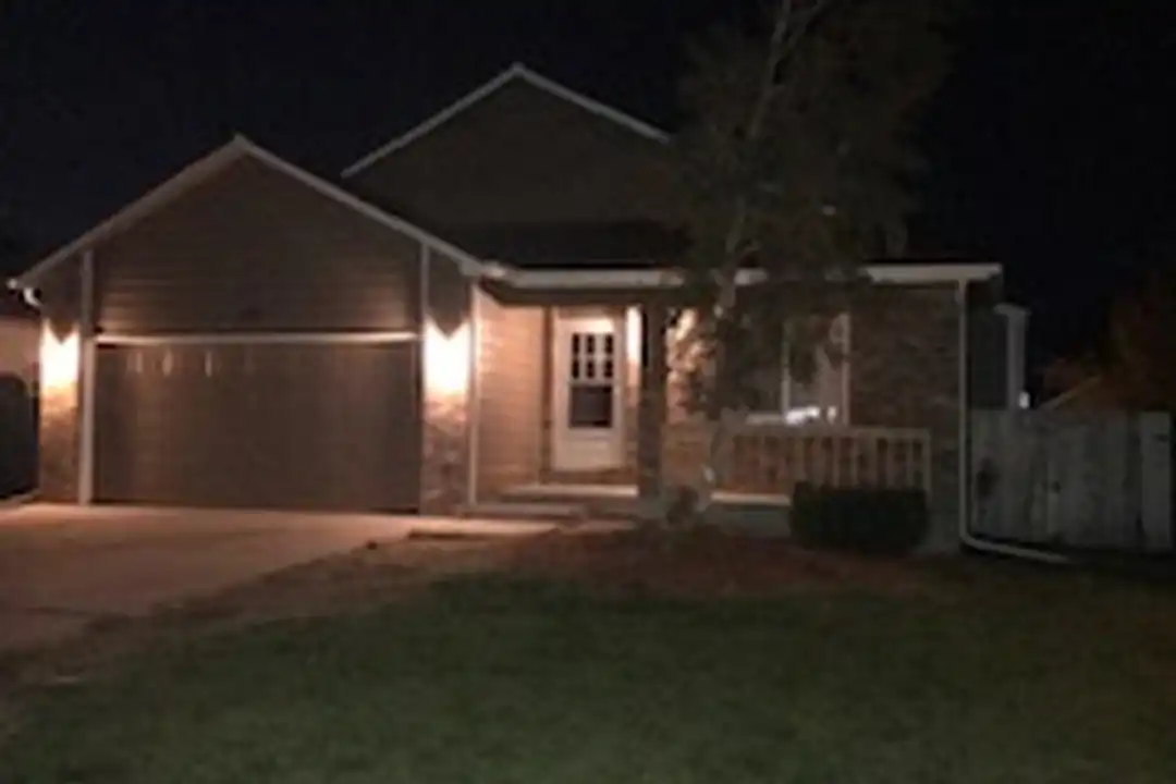 3114 Horseshoe Ct - View 2