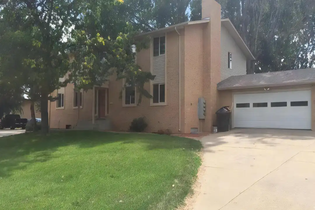 1331 Merl Pl - View 3