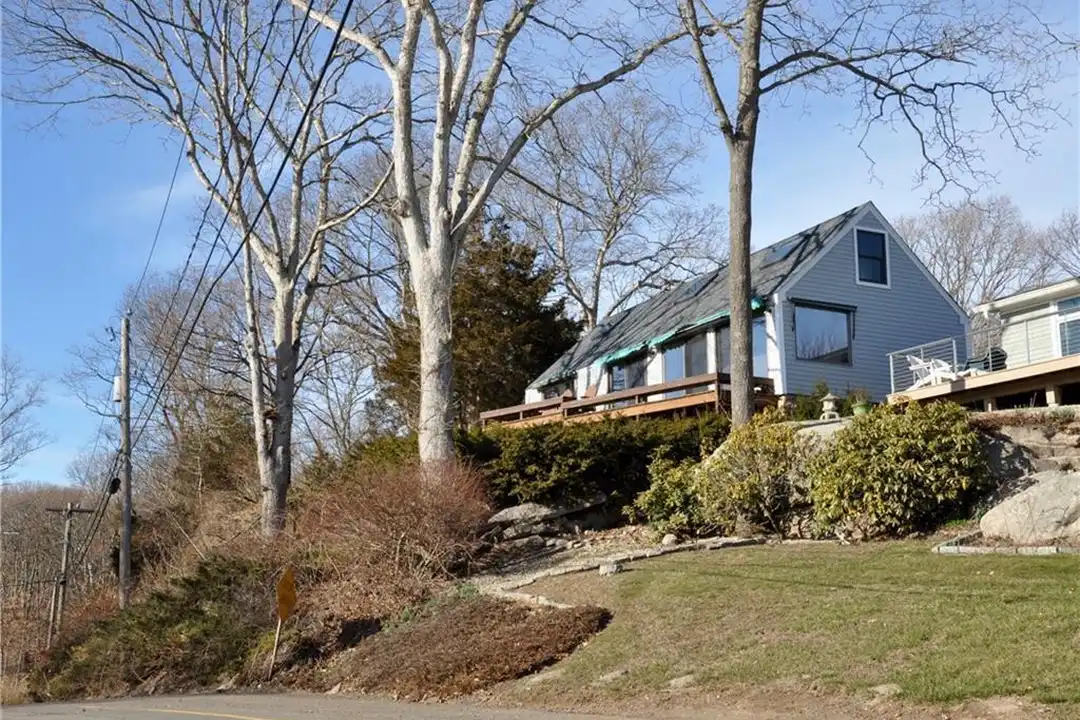 House in Guilford - View 2