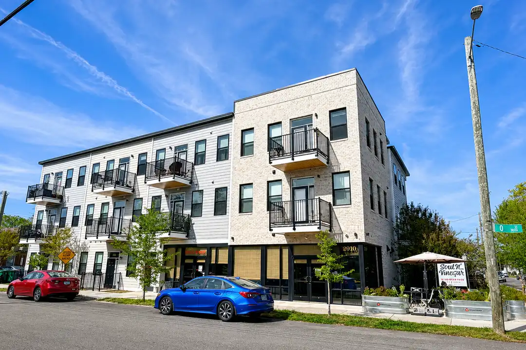 2910 Q St unit 303 – photo 1