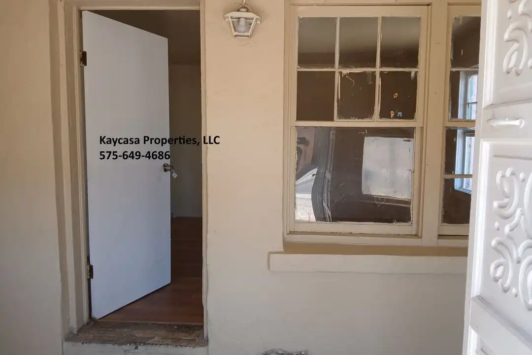 1121 N Mesquite St - View 2