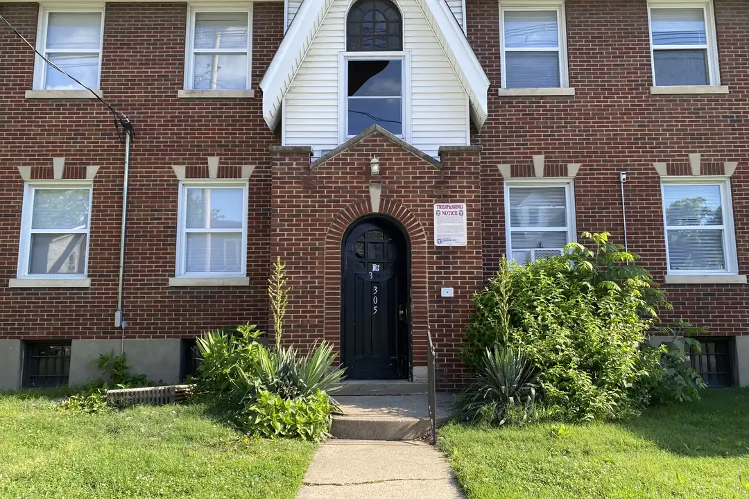 305 W Whitney Ave – photo 1