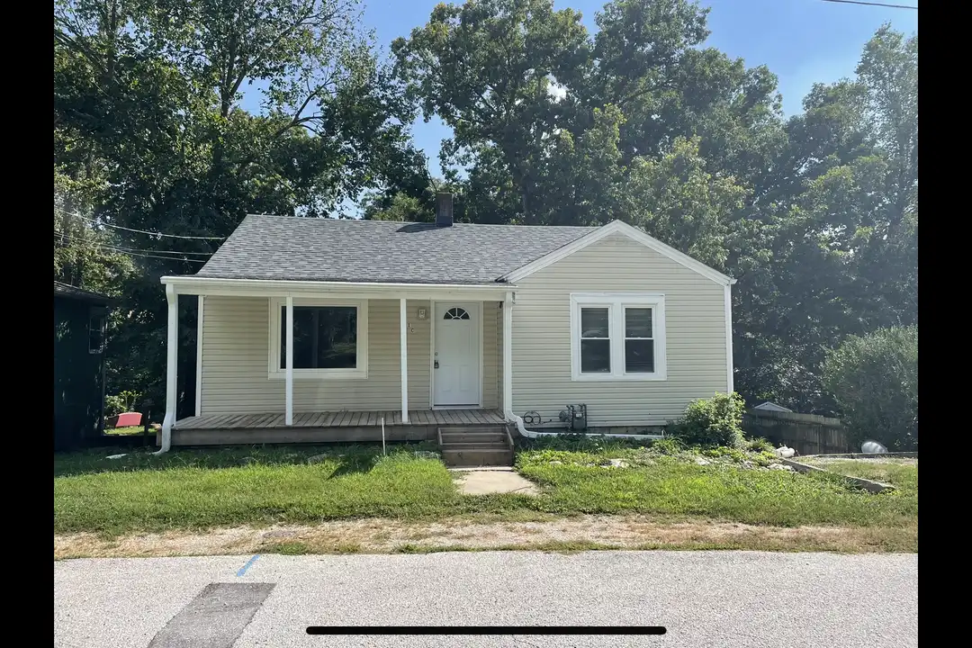 210 E Georgia St - View 2