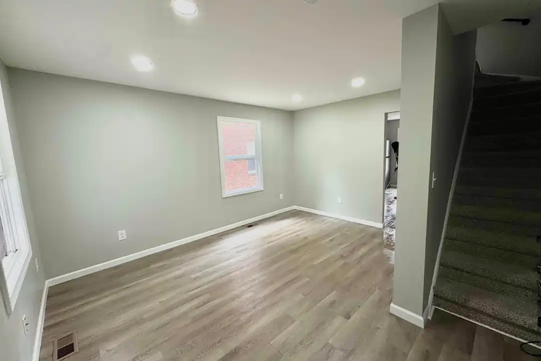 750 S Harris Ave #750 – photo 1
