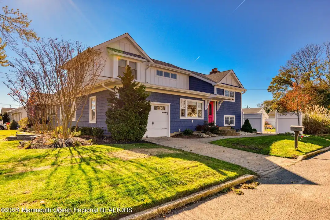 105 St Louis Ave - View 2