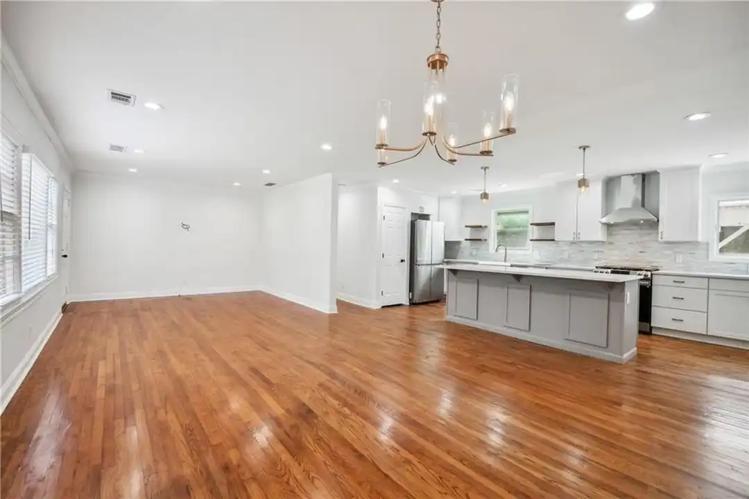 1249 Goodwin Rd NE – pohled 6