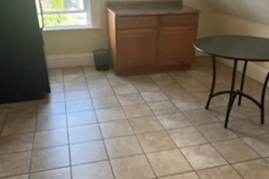 11 Upham St unit 3 – photo 1 of 4