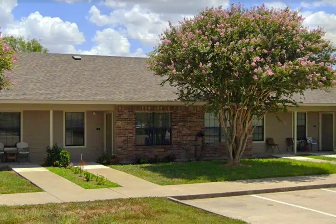600 Sauz St - View 4