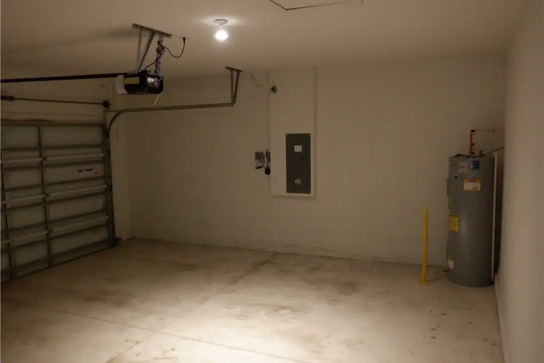 350 W Runyon Loop - More