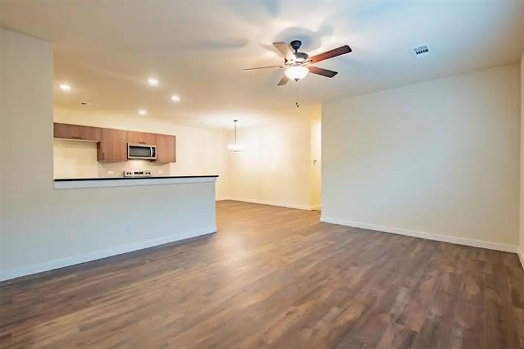 656 Wheatfield Dr - View 6
