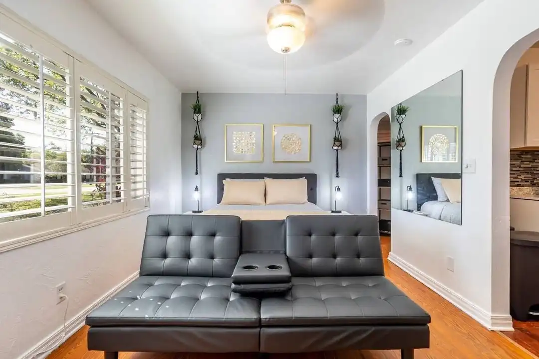 3120 Peel Ave unit 1094213P – pohled 4