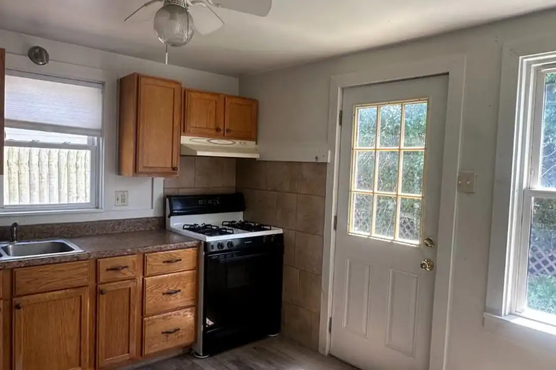 122 S Chestnut St - View 4