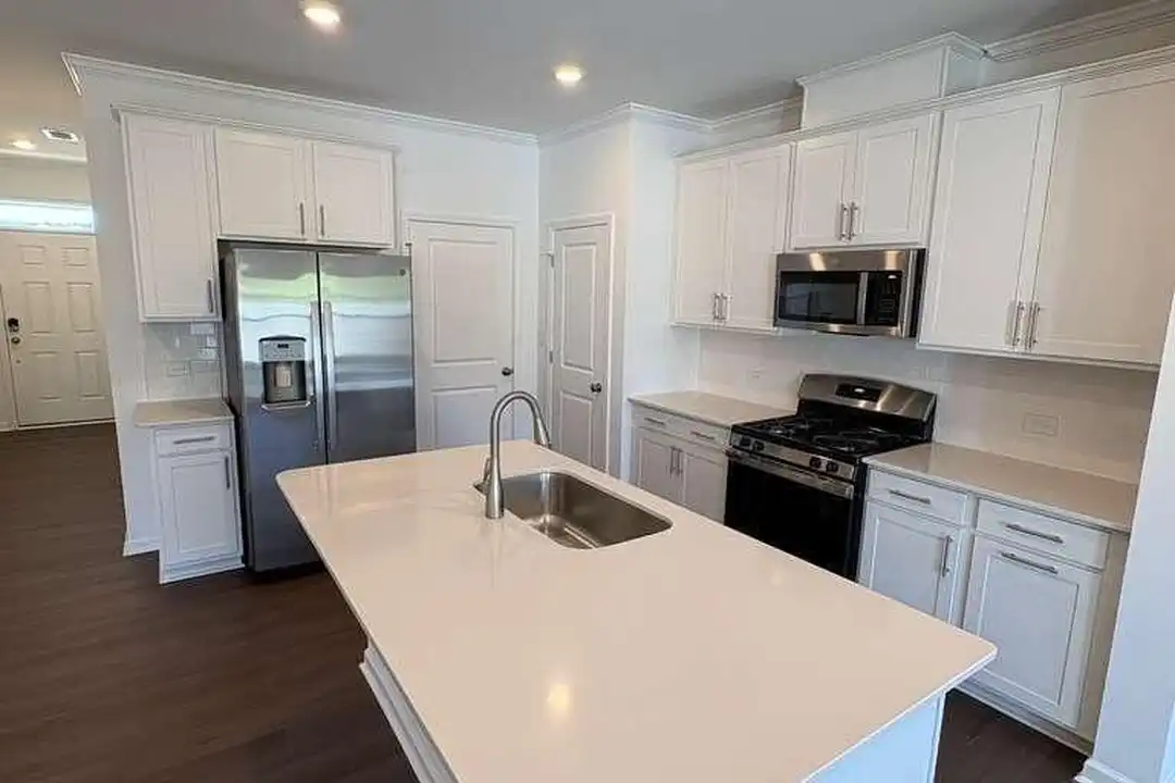 Apartment in Sanford - View 3