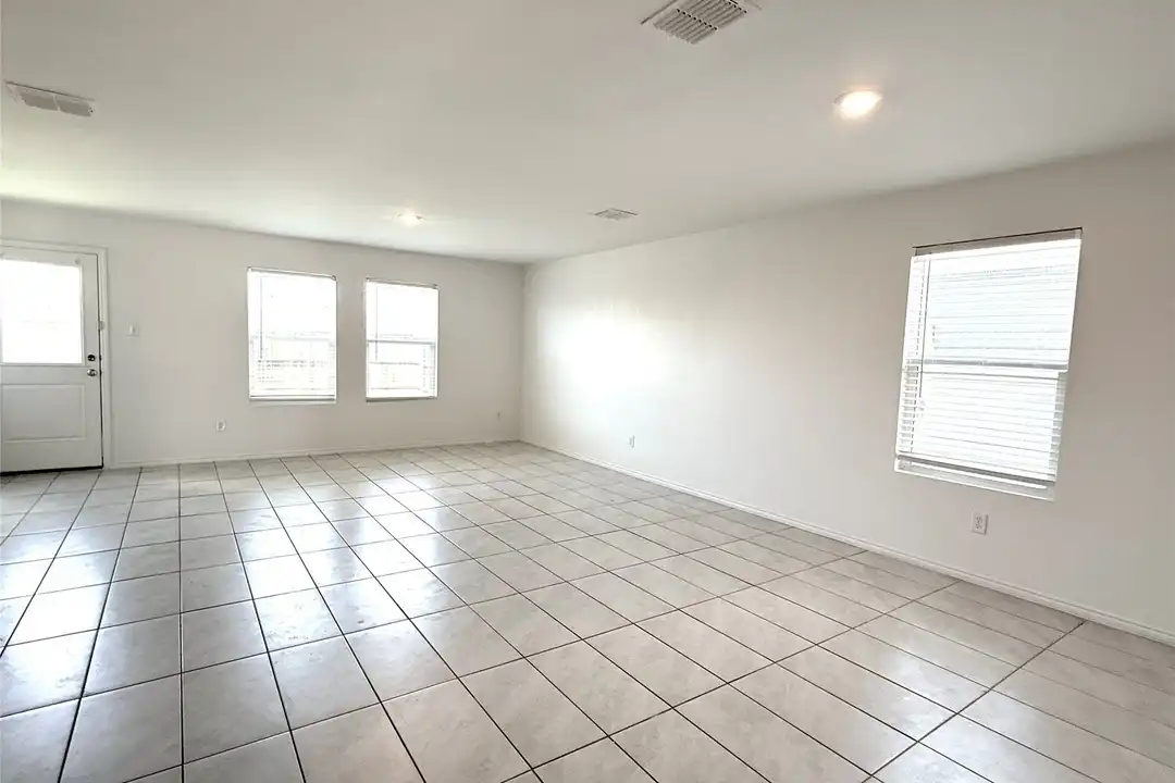 128 Honeysuckle St - View 4