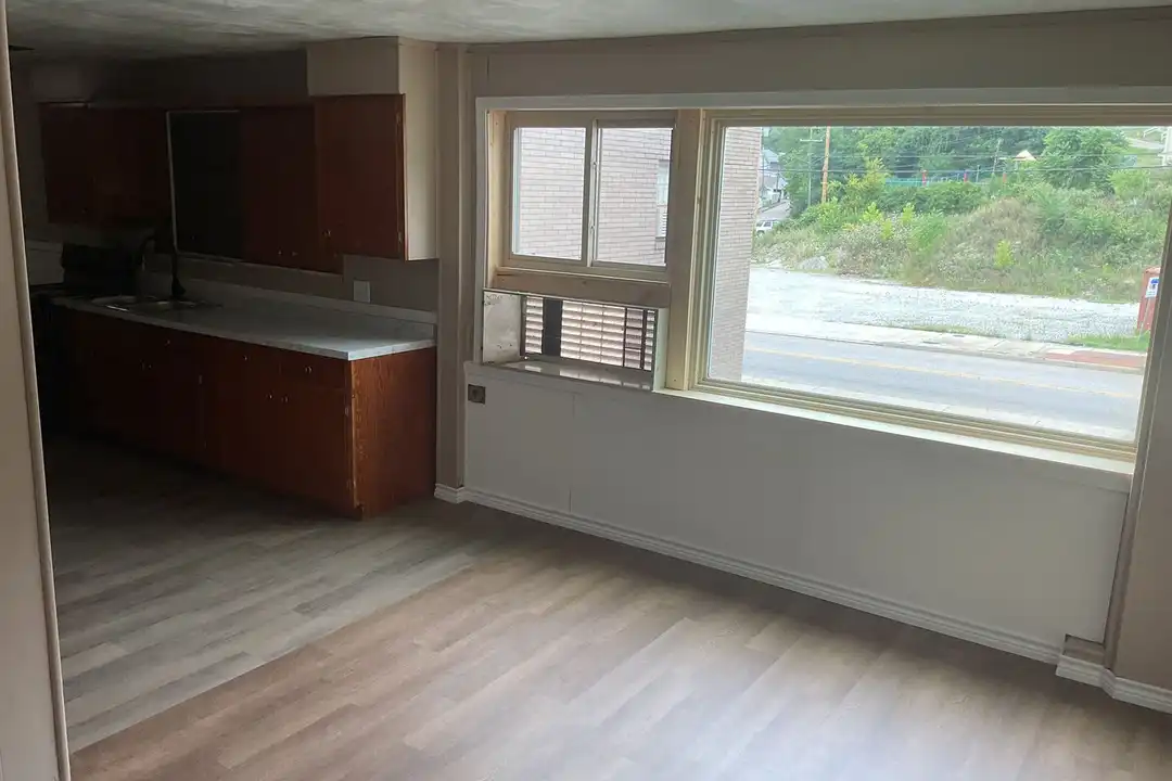 857 National Rd unit 4 – photo 1 of 5